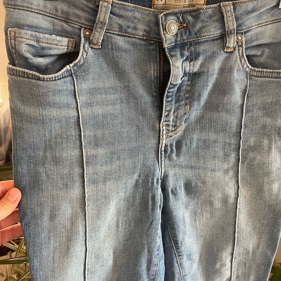Free People light wash skinny jeans! - Picture 2 of 5